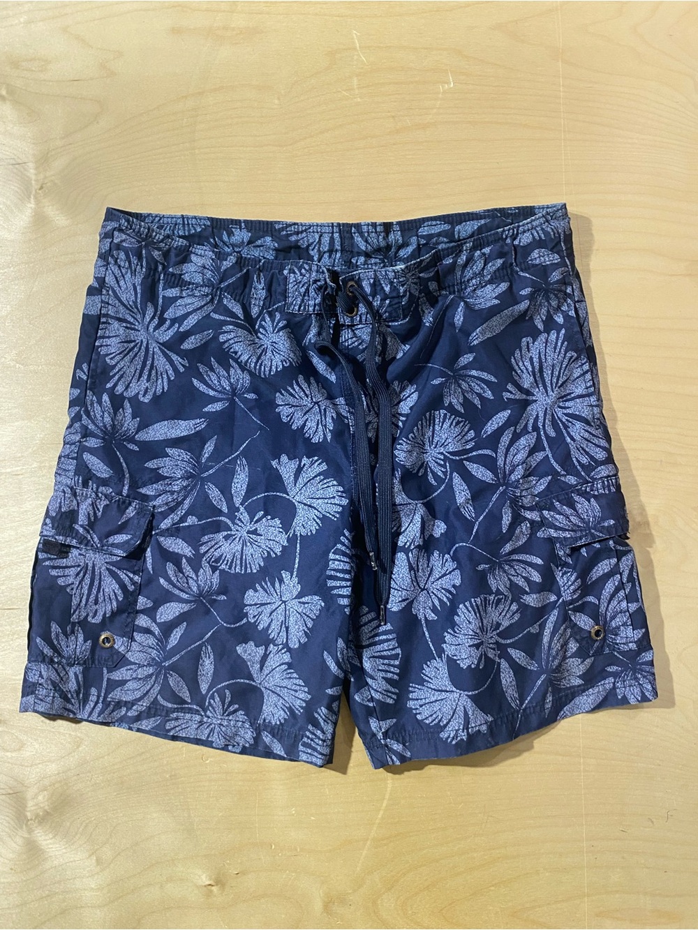 OP Men's Navy Blue Floral Swim Trunks Medium (32-34) (BM)